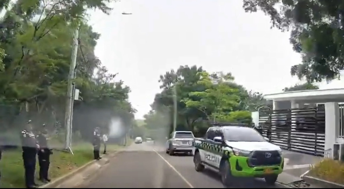 🚨 Ministro Armando Benedetti denuncia “abuso de poder” durante allanamiento ordenado por la Corte Suprema