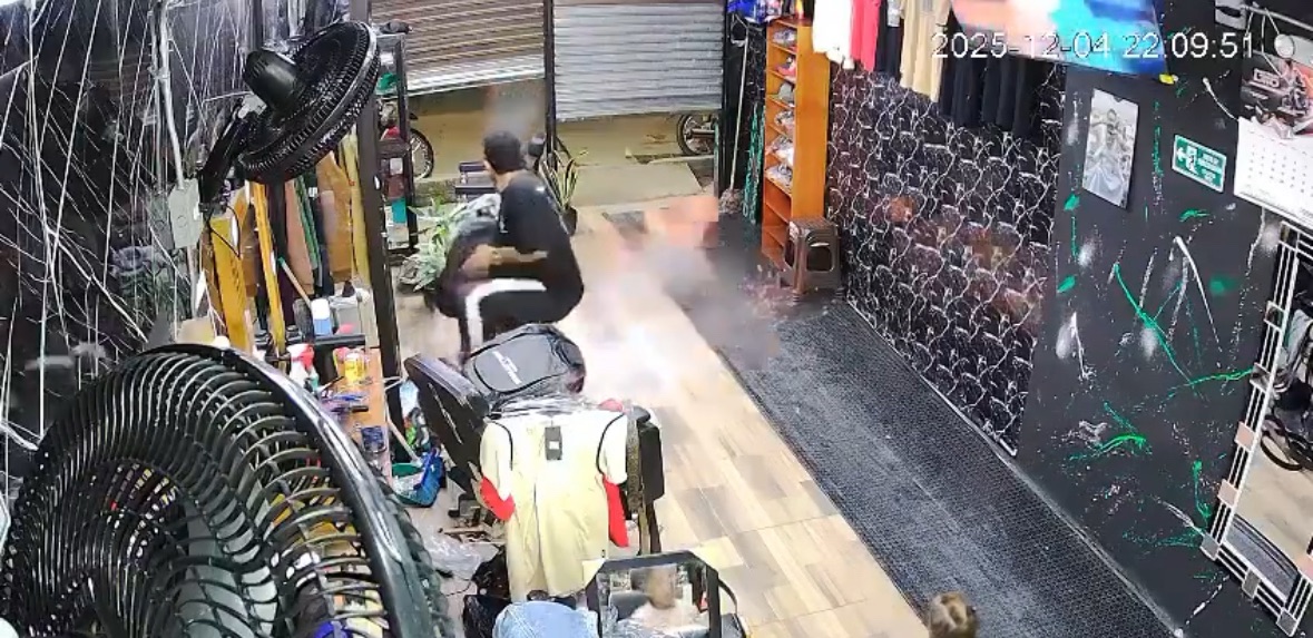 Impactante ‘guerra’ de bengalas en noche de Velitas dejó a una mujer herida en Antioquia