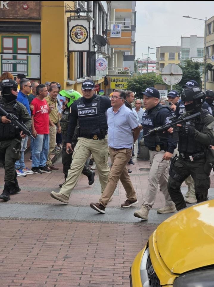 &nbsp;#ATENCIÓN | Captura en plena Plaza de Bolívar de Armenia genera conmoción