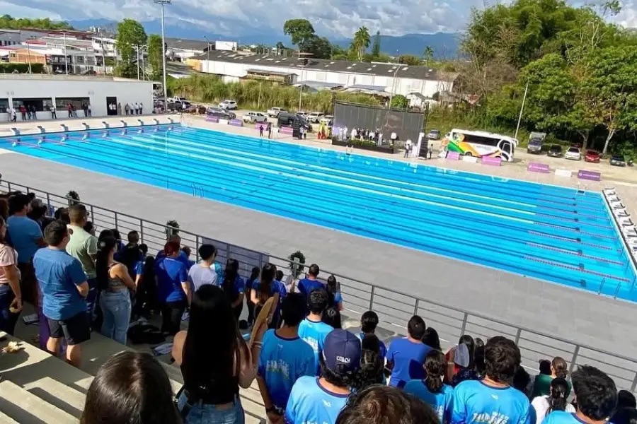 ¡Obra de talla internacional… pero cerrada por la alcaldía! El complejo acuático de Armenia desata indignación