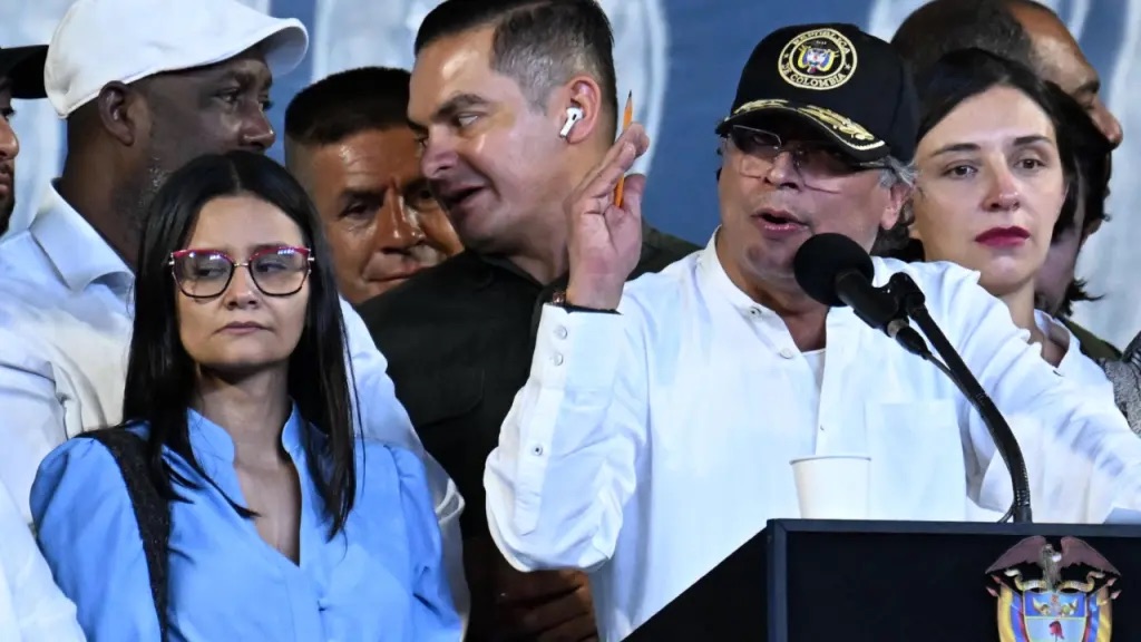 «Es mi mayor victimario»: Angie Rodríguez responde a Petro y rechaza que se estigmatice su salud mental