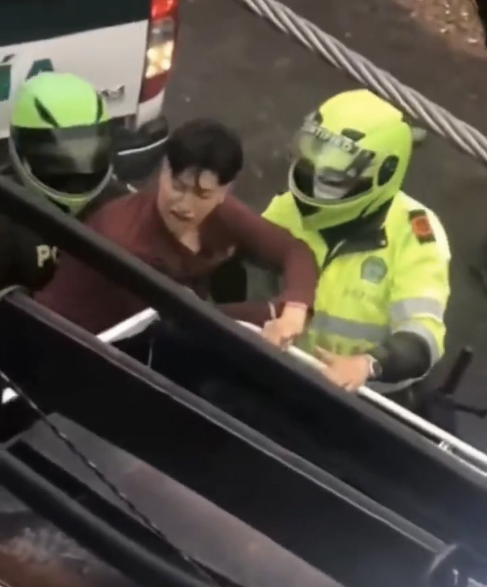 Petro cuestionó a la Policía tras publicar video de un procedimiento: habló de una “policía antisocial”