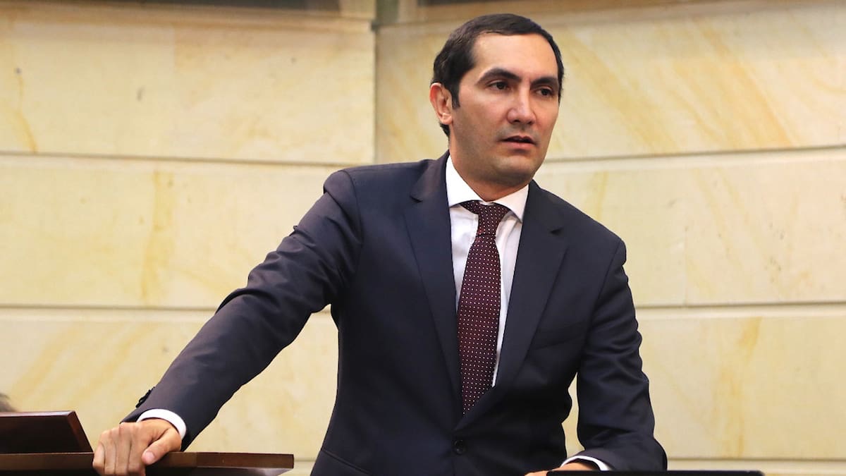 Barguil busca reabrir debate sobre las tasas de las tarjetas de crédito y el acceso al crédito formal