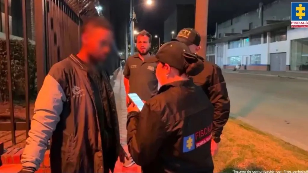 Fiscalía revela imágenes de la captura del presunto asesino de la niña hallada en una alcantarilla de Bogotá
